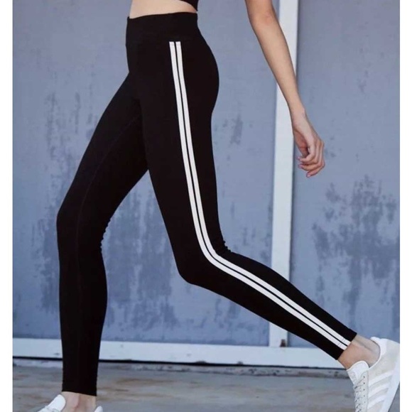 Brandy Melville Pants - NWOT Brandy Melville Hart Leggings Side Striped